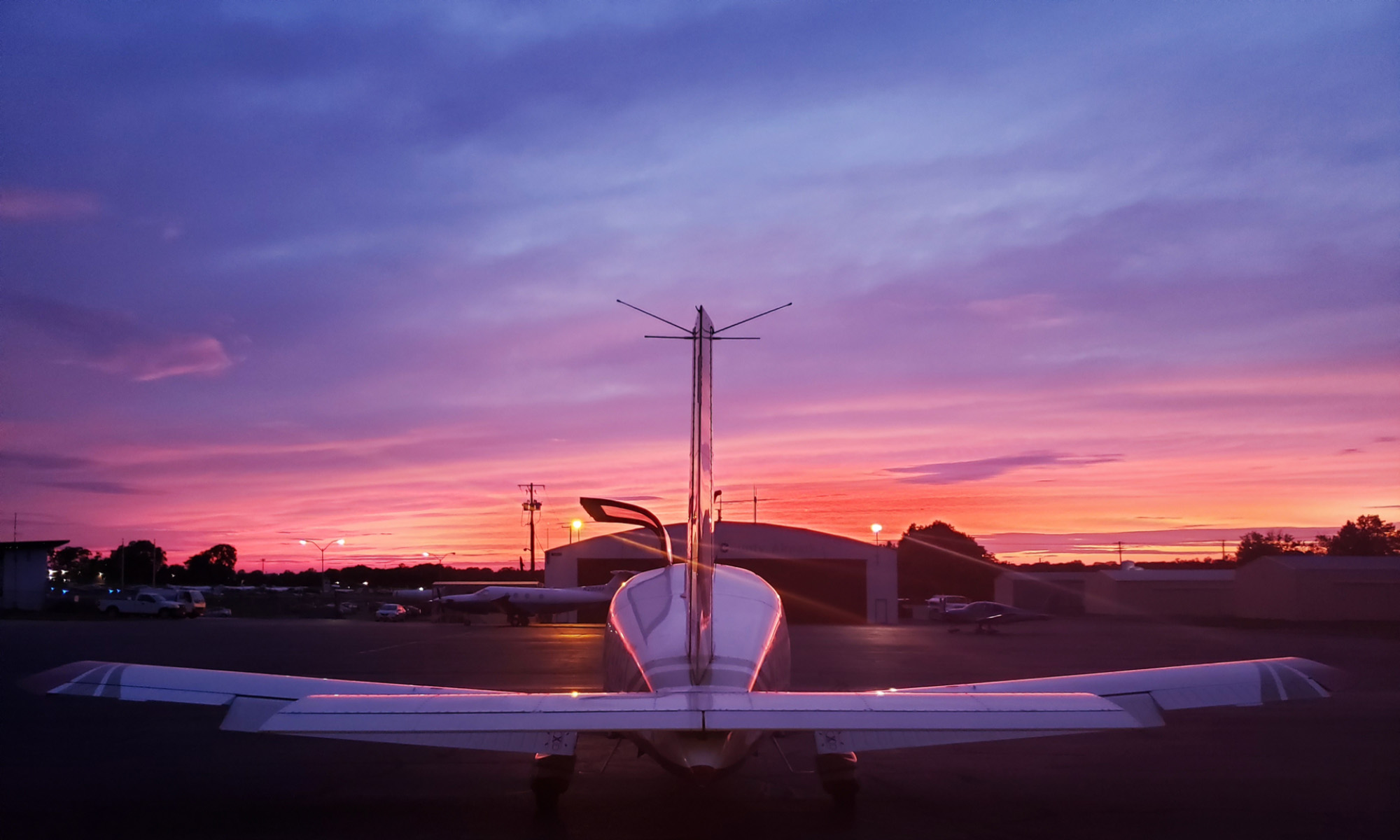 Octopus Flying Club - N298GT From Behind.